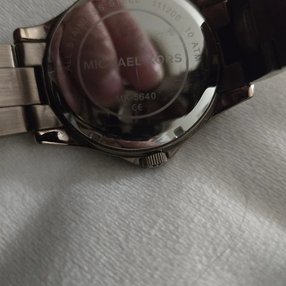 Michael Kors Bronze Watch - Picture 5 of 7